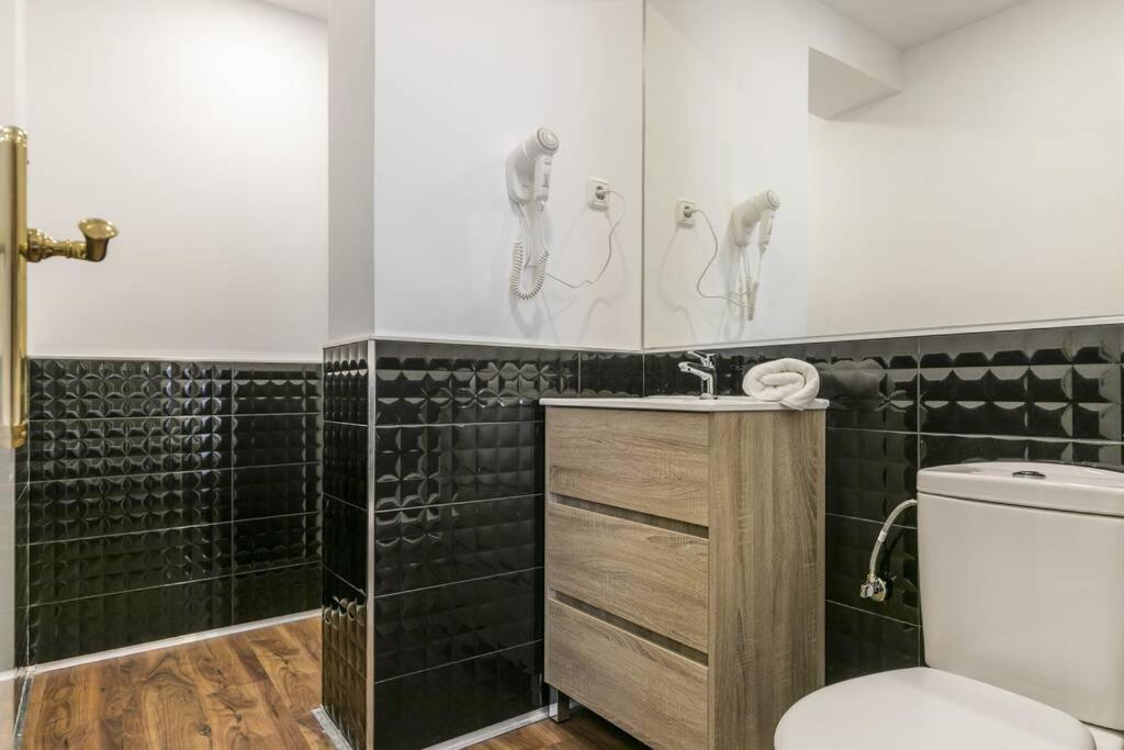 Apartamentos Plaza De Pedro Zerolo I 马德里 外观 照片