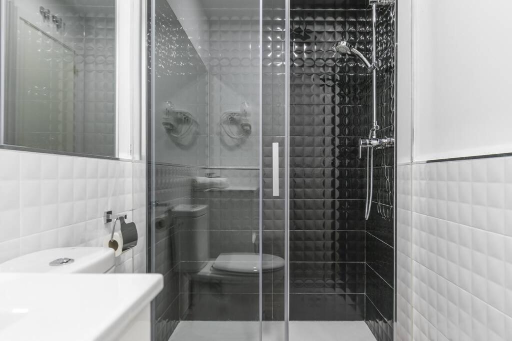 Apartamentos Plaza De Pedro Zerolo I 马德里 外观 照片