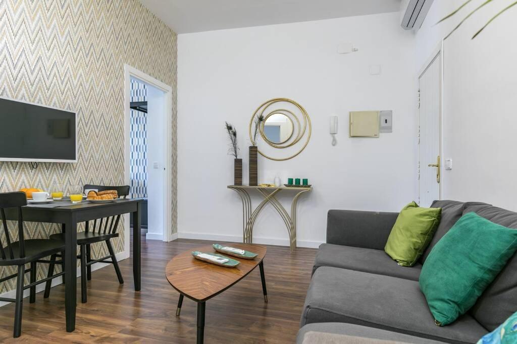 Apartamentos Plaza De Pedro Zerolo I 马德里 外观 照片